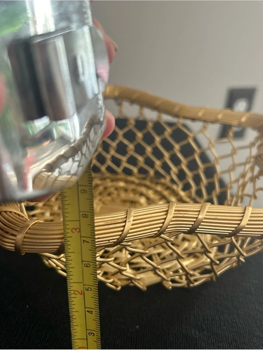 Gold tone wire Star-Shaped Decorative Basket sturdy